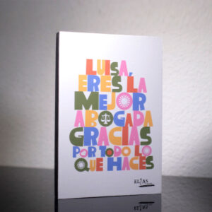 Retablo en madera MDF personalizado con frase de regalo profesional sobre fondo blanco